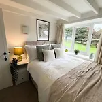 度假居 Idyllic Retreat With Log Burner Near Castle
