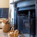 Idyllic Retreat With Log Burner Near Castle * 丹比