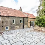 度假居 Idyllic Retreat With Log Burner Near Castle 丹比