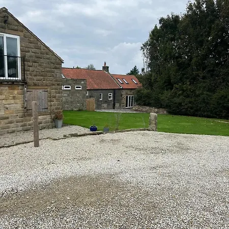 Idyllic Retreat With Log Burner Near Castle 댄비