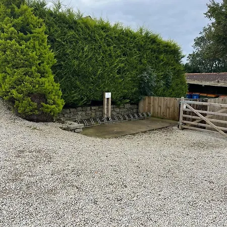 Idyllic Retreat With Log Burner Near Castle * Danby