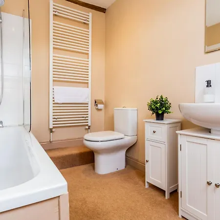 Holiday home Idyllic Retreat With Log Burner Near Castle *