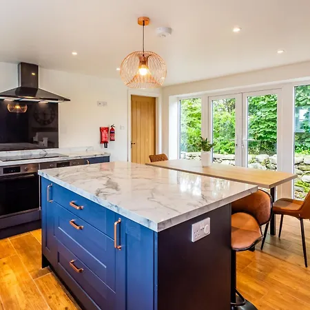 Idyllic Retreat With Log Burner Near Castle