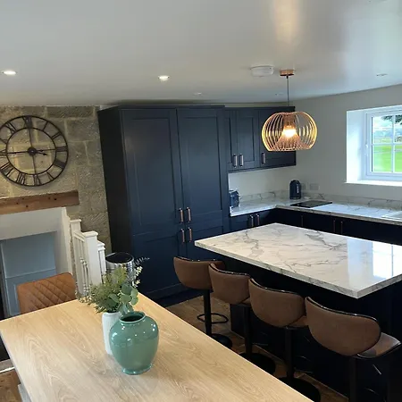 Idyllic Retreat With Log Burner Near Castle