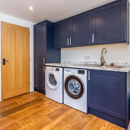 Idyllic Retreat With Log Burner Near Castle Danby